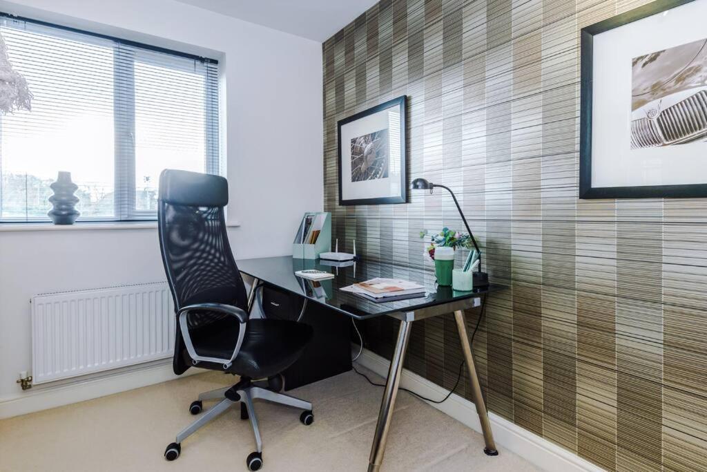 Stylish Townhouse Chester City Centre With Parking Eksteriør billede