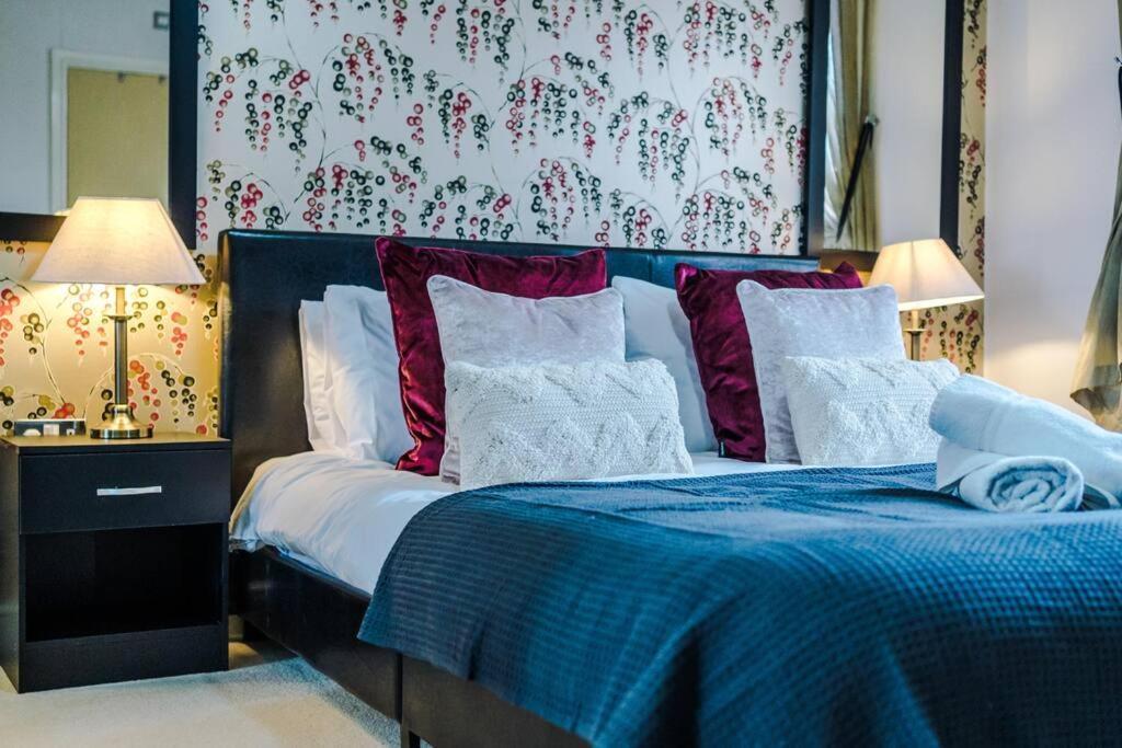 Stylish Townhouse Chester City Centre With Parking Eksteriør billede